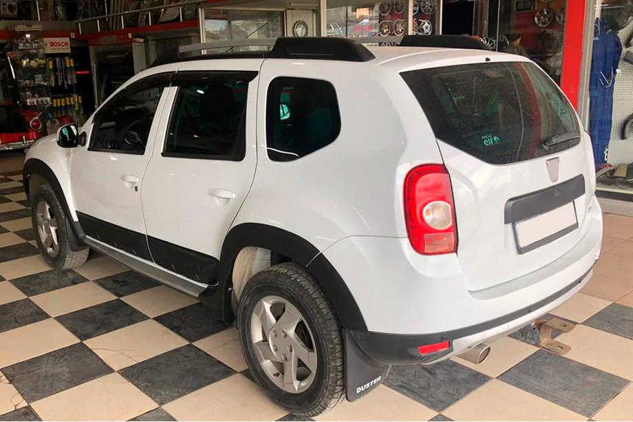 Dacia Duster 2008-2018 Glatt Radlaufverkleidungen (8 Stk, Kunststoff) Foto 10