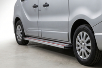 Renault Trafic 2001–2015 Seitenschweller Maya Rot-Grau (2 Stk., Aluminium) Langversion Foto 1
