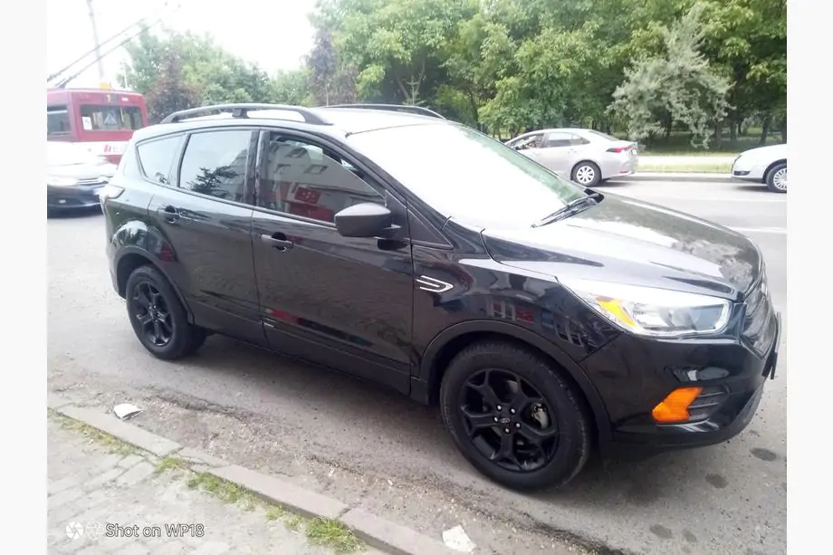 Ford Kuga/Escape 2013-2019 Türkische Dachreling Schwarz (2 Stk) Image
