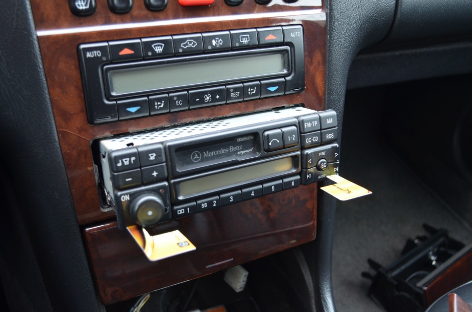Autoradio ersetzen