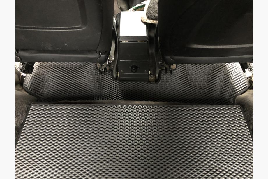 Toyota Land Cruiser 70 1984- Kofferraummatte ohne Rücksitze (EVA, Schwarz) Foto 5