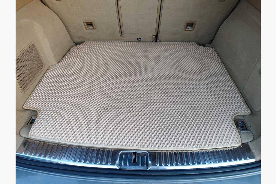 Porsche Cayenne 2010-2017 Kofferraummatte mit Subwoofer (EVA, grau) Image