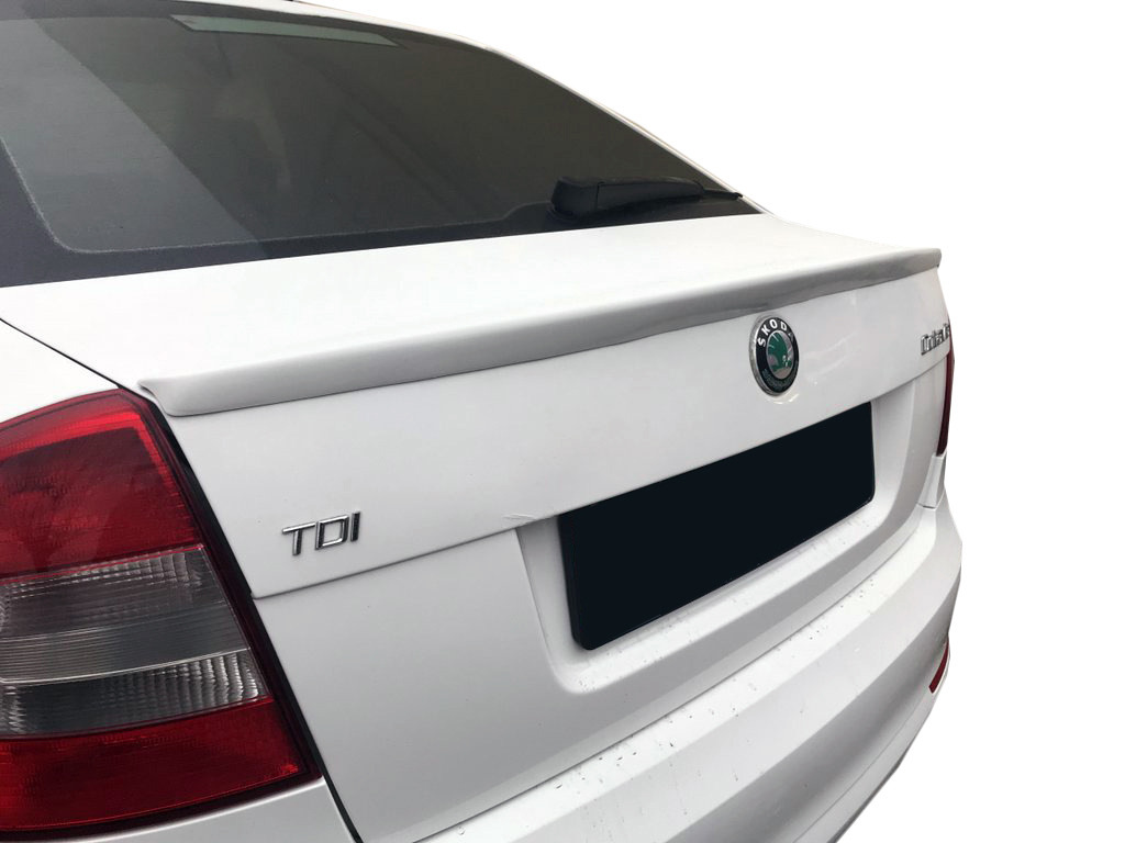 So installieren Sie einen Spoiler mit Ihren eigenen Händen an einem Auto