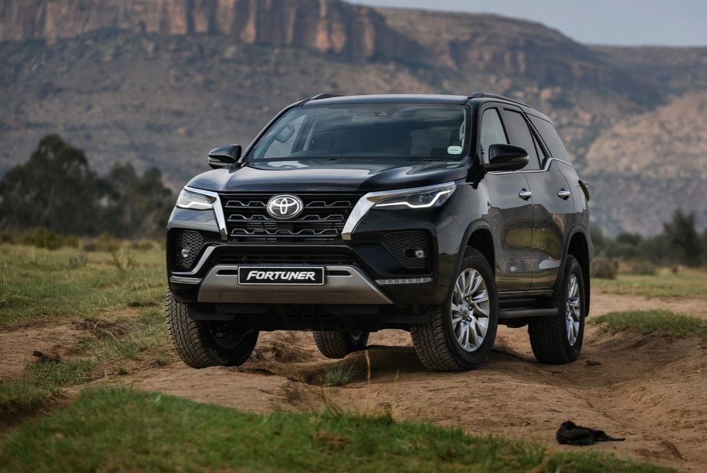 Bewertung des aktualisierten SUV Toyota Fortuner