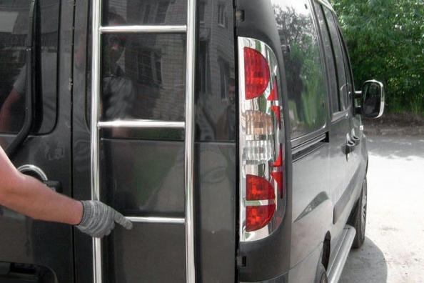 Leiter zu einem SUV - Vorteile und Praktikabilität