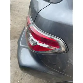 Hintere LED Rückleuchten (Original, gebraucht, Baujahr 2019) Nissan Armada 2016-2024 Foto 2