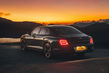 Bewertung der allradgetriebenen Luxuslimousine Bentley Flying Spur Foto 7