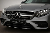 Mercedes E-class W213 2016-2023 Frontgrill Diamond Silber (für Avantgarde/AMG-Line/E43 AMG/E53 AMG 2016-2020) Mit Kameravorbereitung Foto 1