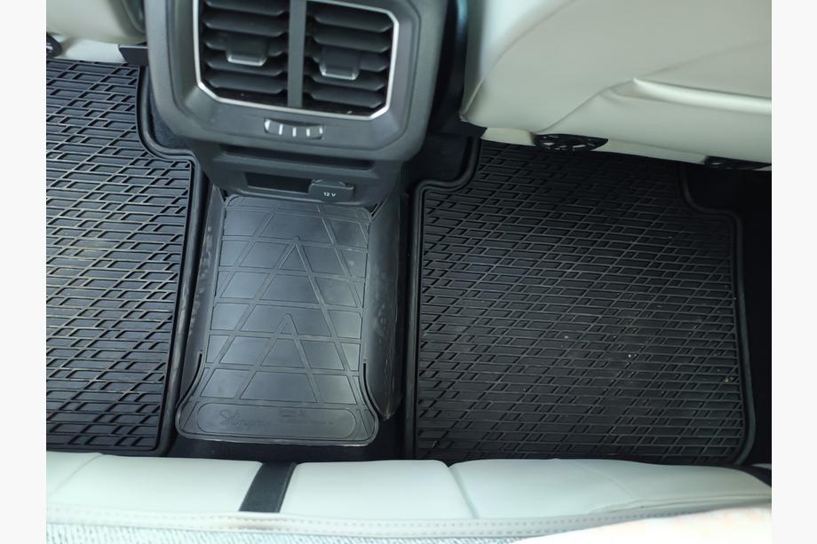 Volkswagen Tiguan 2016-2023 Hintere Mittelsteg Gummimatte (Stingray Premium) Foto 4