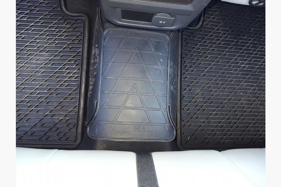 Volkswagen Tiguan 2016-2023 Hintere Mittelsteg Gummimatte (Stingray Premium) Foto 2