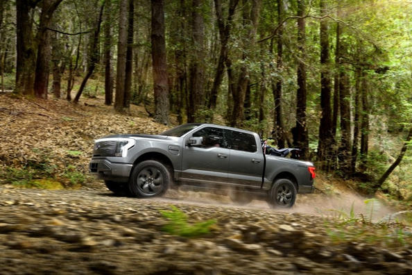 Ford präsentierte eine elektrische Modifikation des F-150 Pickups Foto 3