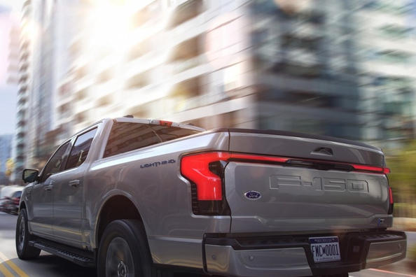 Ford präsentierte eine elektrische Modifikation des F-150 Pickups Foto 4