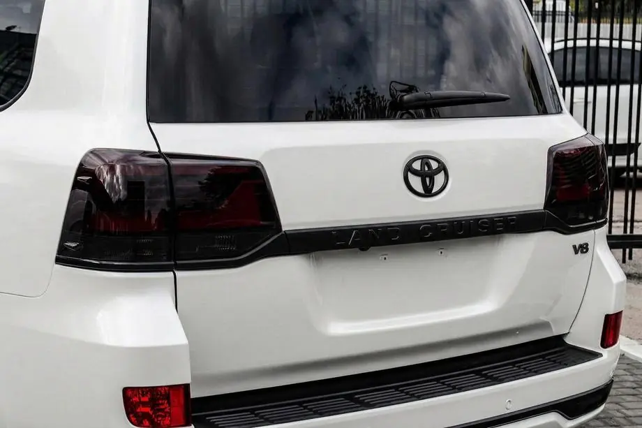 Toyota Land Cruiser 200 2007-2021 Rückleuchten 2016-2021 (Sequential Black) Image