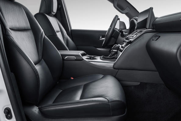 Rückblick auf die siebte Generation des Toyota Land Cruiser 300 SUV Foto 9