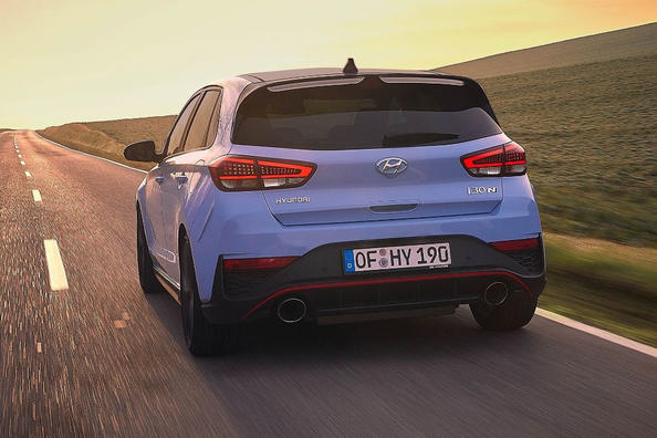 Überprüfung einer produktiveren Modifikation des Schrägheck-Hyundai i30 N