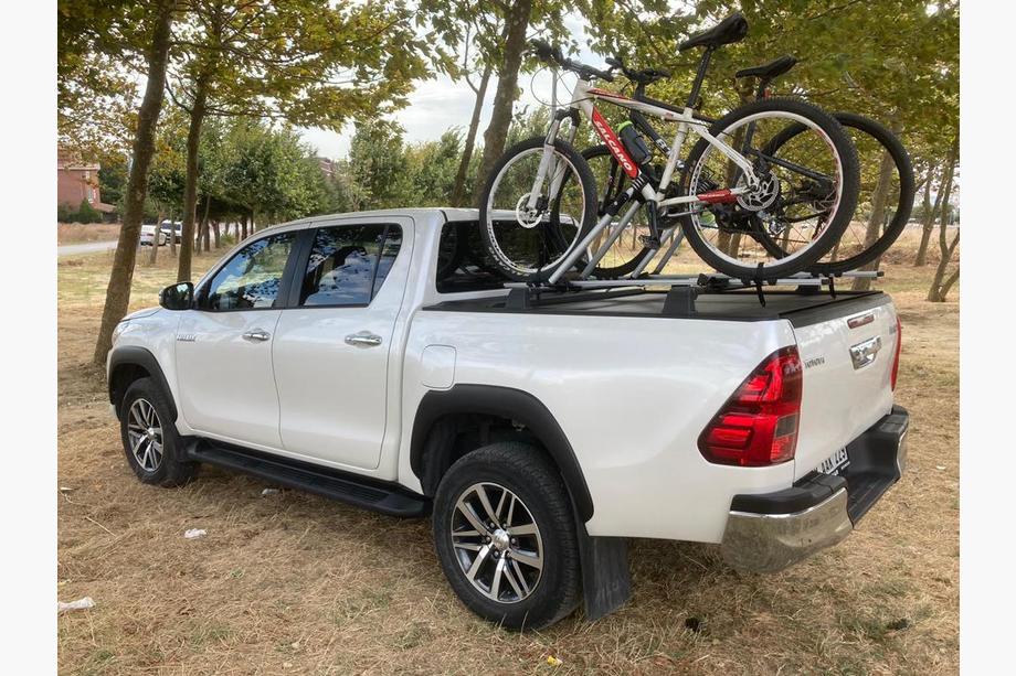 Toyota Hilux 2015- Dachträger Querträger (für Originalbefestigungspunkte) Schwarz Foto 3