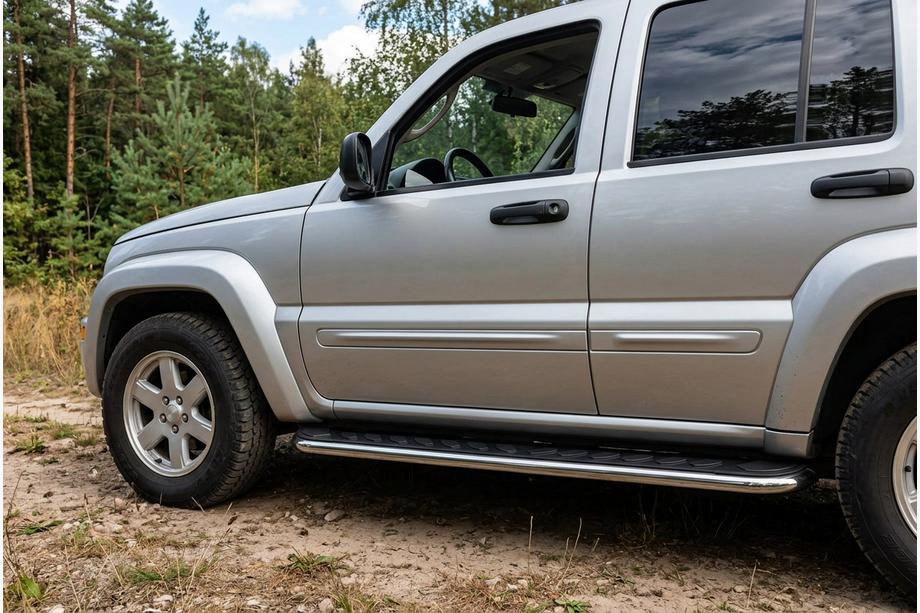Jeep Cherokee/Liberty 2002-2007 Seitenschweller Maydos V1 (2 Stk., Aluminium) Image