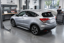 Honda HR-V 2014-2021 Trittbretter Allmond Grey (2 Stk., Aluminium) Foto 2