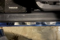 Volkswagen Tiguan 2016-2023 Edelstahl Einstiegsleisten Carmos Foto 2