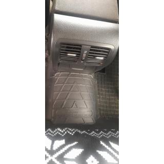 Hintere Mittelsteg Gummimatte (Stingray Premium) Volkswagen Passat B6 2006-2012 Foto 1
