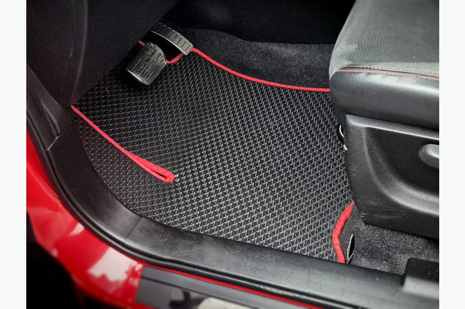 Suzuki Vitara 2015- EVA Fußmatten V1 (schwarz) Image