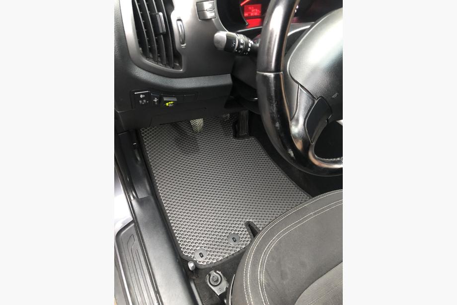 Kia Sportage 2010-2015 EVA Fußmatten V2 (schwarz) Image