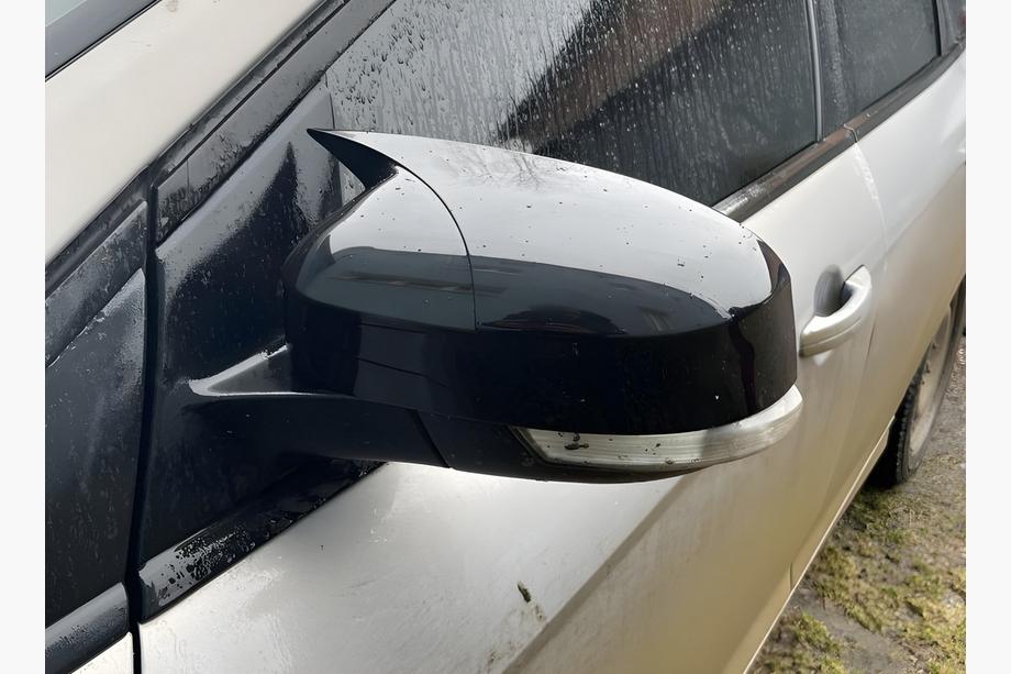 Ford Focus II 2008-2011 Spiegelabdeckungen BMW-Style (2 Stk) Image