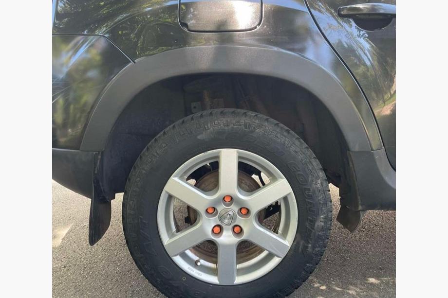 Dacia Duster 2008-2018 Kotflügelverbreiterungen (4 Stk., schwarzes ABS) Foto 4