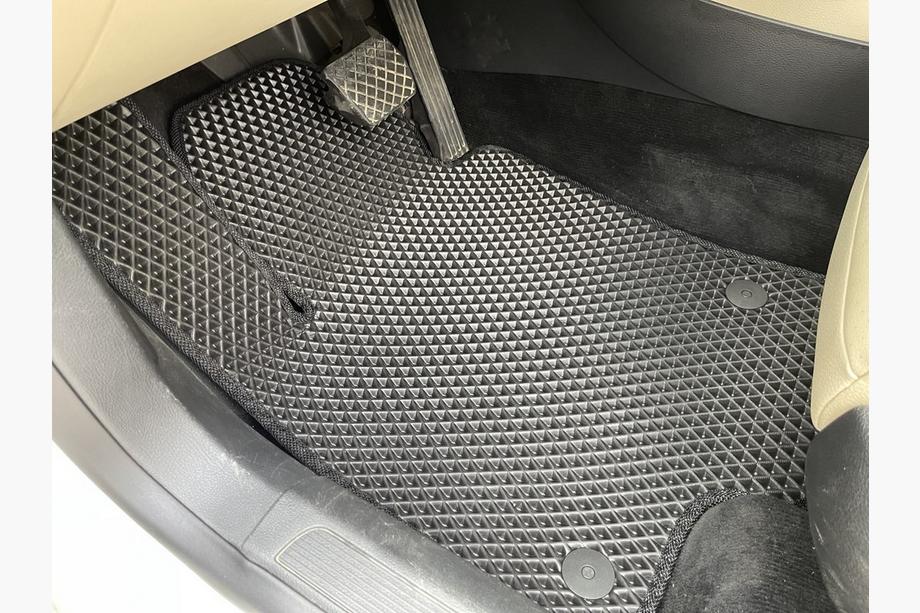 Volkswagen Passat CC 2008-2017 EVA Fußmatten (schwarz) Image
