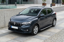 Dacia Sandero 2021- Seitenschweller Fullmond (2 Stk., Aluminium) Foto 1