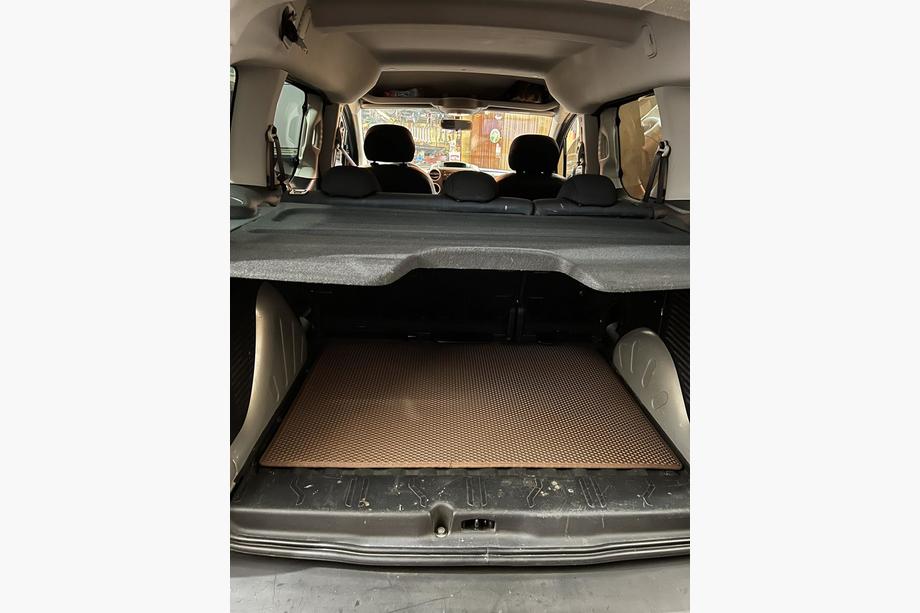 Citroen Berlingo 2008-2018 Kofferraummatte (EVA, ziegelrot) Image