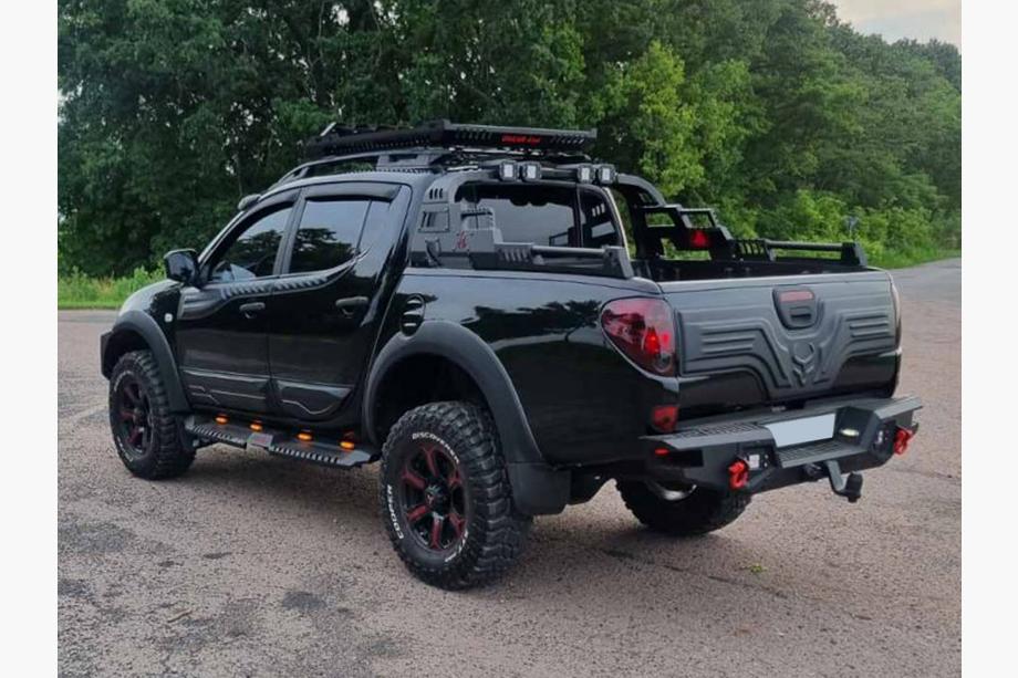 Mitsubishi L200 2015-2024 Seitenstufen Dakar V2 mit LED (2015-2019, 2 Stk, Metall) Foto 13