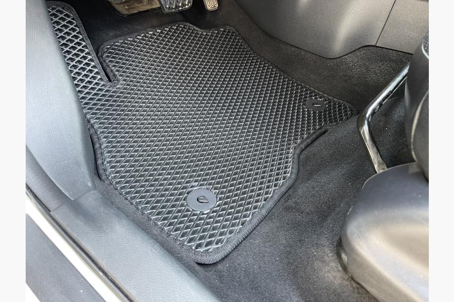 Nissan Leaf 2010-2017 EVA Fußmatten (schwarz) Image