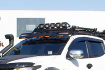 Volkswagen Amarok 2010-2022 Frontscheibenblende unter Dachträger DAKAR (LED) Foto 5