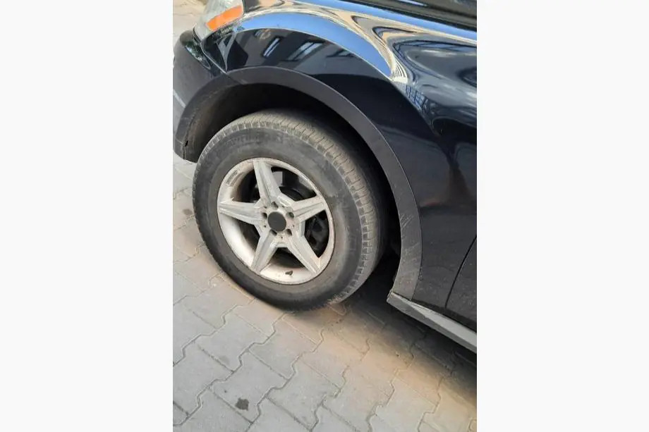 Mercedes ML W164 2005-2011 Kotflügelverbreiterungen (4 Stk, schwarz, ABS-Kunststoff) Foto 3