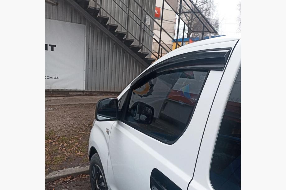 Hyundai H300, H1, Starex 2008-2020 Windabweiser (2 Stk., Sunplex Sport) Foto 1