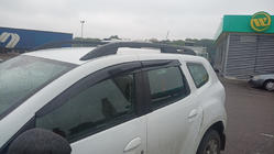 Dacia Duster 2018-2024 Windabweiser (4 Stk., Sunplex Sport) Foto 3