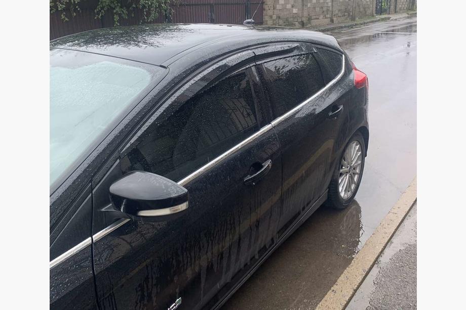 Ford Focus III 2011-2017 Windabweiser HB/Sedan (4 Stk., Sunplex Sport) Image