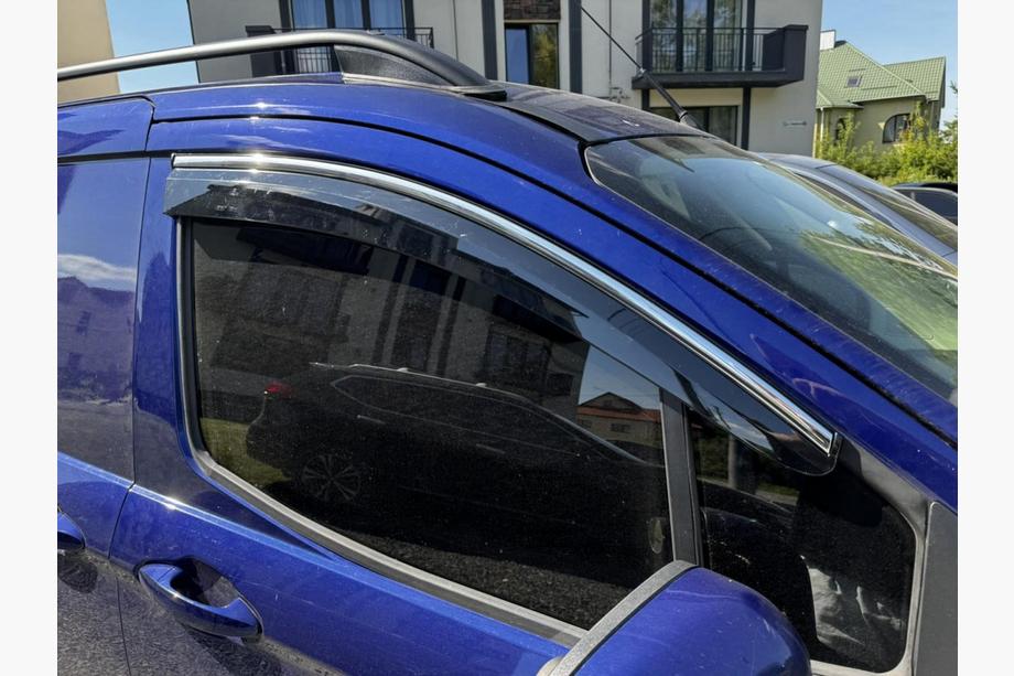 Ford Courier 2014-2023 Windabweiser mit Chromleisten (4 Stk., Sunplex Chrome) Foto 3