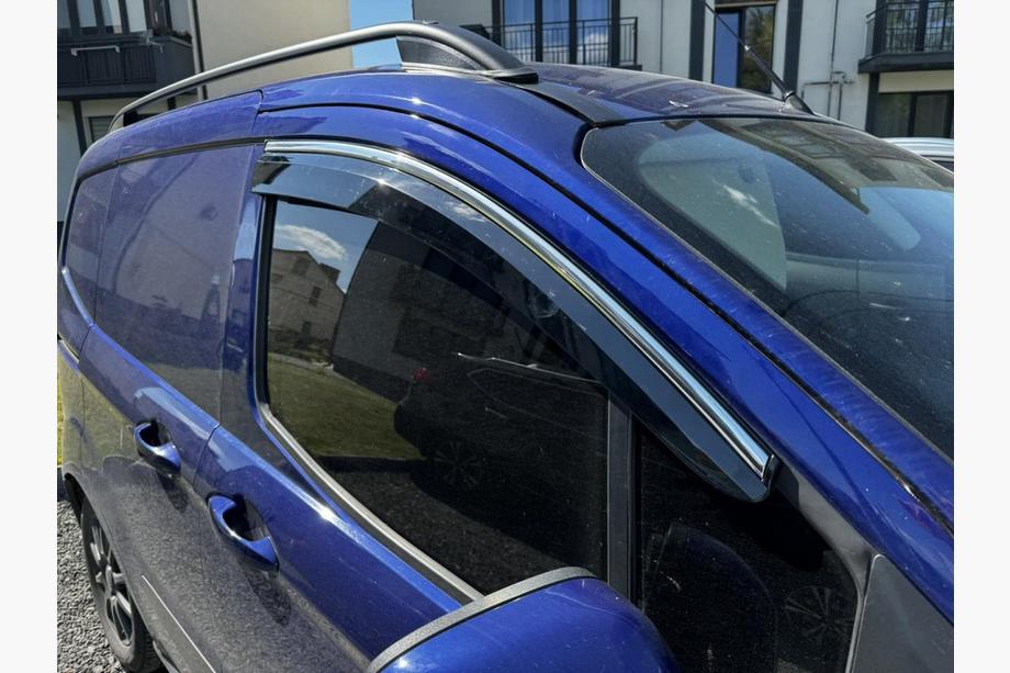 Ford Courier 2014-2023 Windabweiser mit Chromleisten (4 Stk., Sunplex Chrome) Foto 2