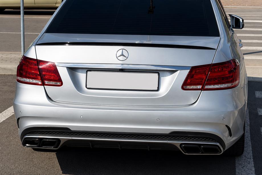 Mercedes E-class W212 2009-2016 Heckspoiler Lippe (Sunplex, Schwarz) (130,5cm x 5,8cm) Image
