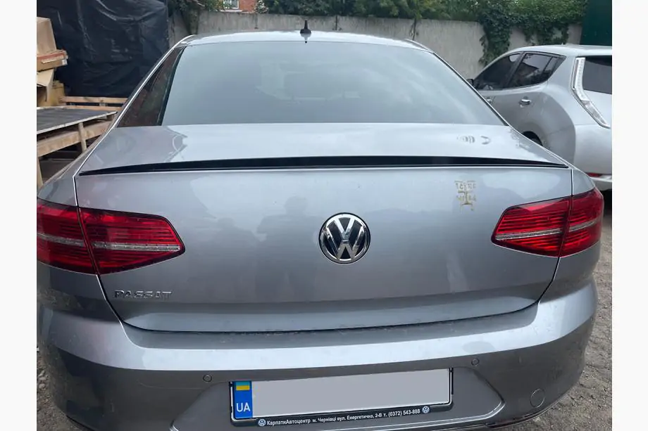 Volkswagen Passat B8 2015-2023 Heckspoiler LIP (Sunplex, schwarz) (115,8cm x 6,3cm) Foto 3