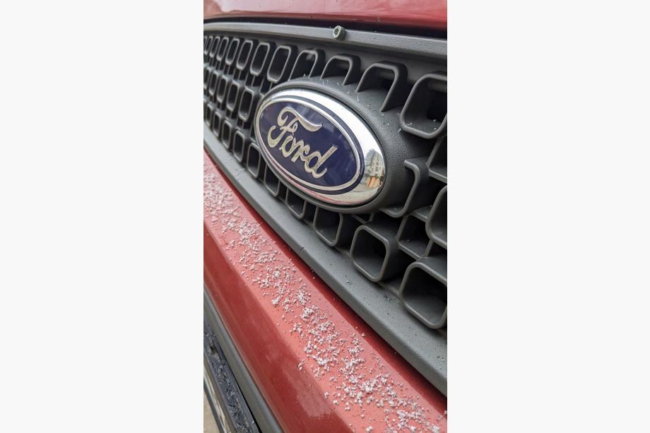Ford Fusion 2002-2012 Frontemblem (mit Clips) Image