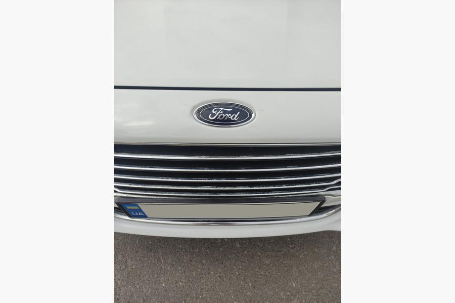Ford Fiesta 2008-2017 Frontemblem 2013-2017 112x47mm (selbstklebend) Foto 3