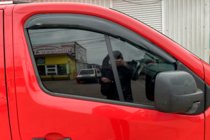Nissan NV300/Primastar 2016- Windabweiser (2 Stk, HIC) Foto 1