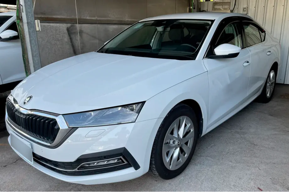Skoda Octavia IV A8 2020- Windabweiser Liftback (4 Stk, HIC) Foto 3