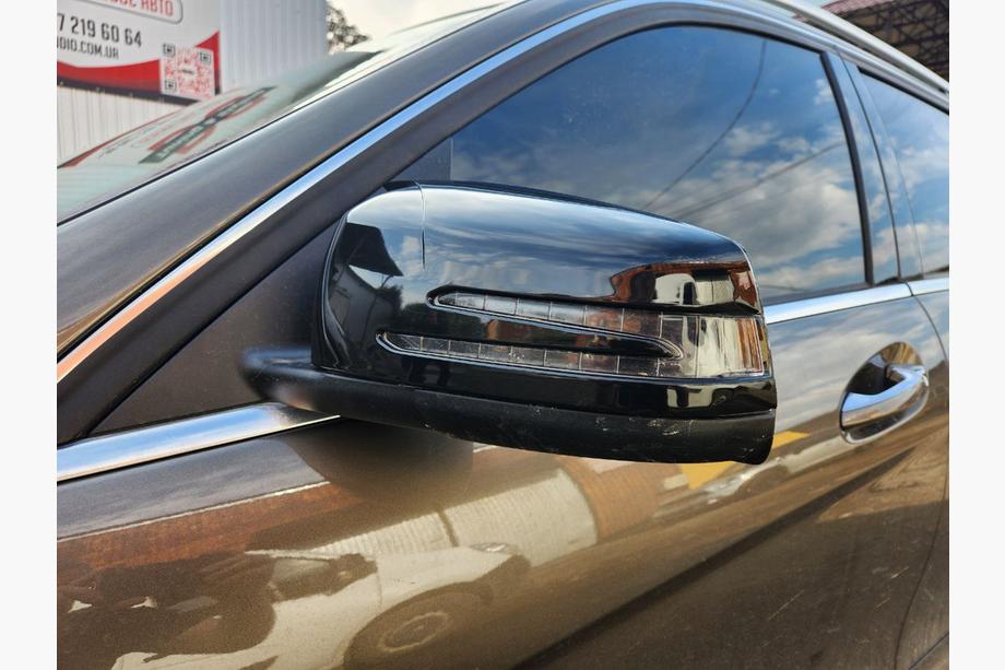Mercedes S-class W221 2005-2013 Spiegelabdeckungen AMG-Look (2009-2013, 2 Stk) Image