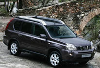 Nissan X-trail T31 2007-2014 Dachreling Originaldesign (mit Leuchten) Foto 3