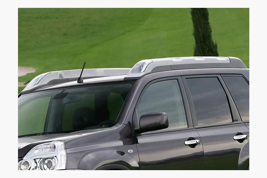 Nissan X-trail T31 2007-2014 Dachreling Originaldesign (mit Leuchten) Image