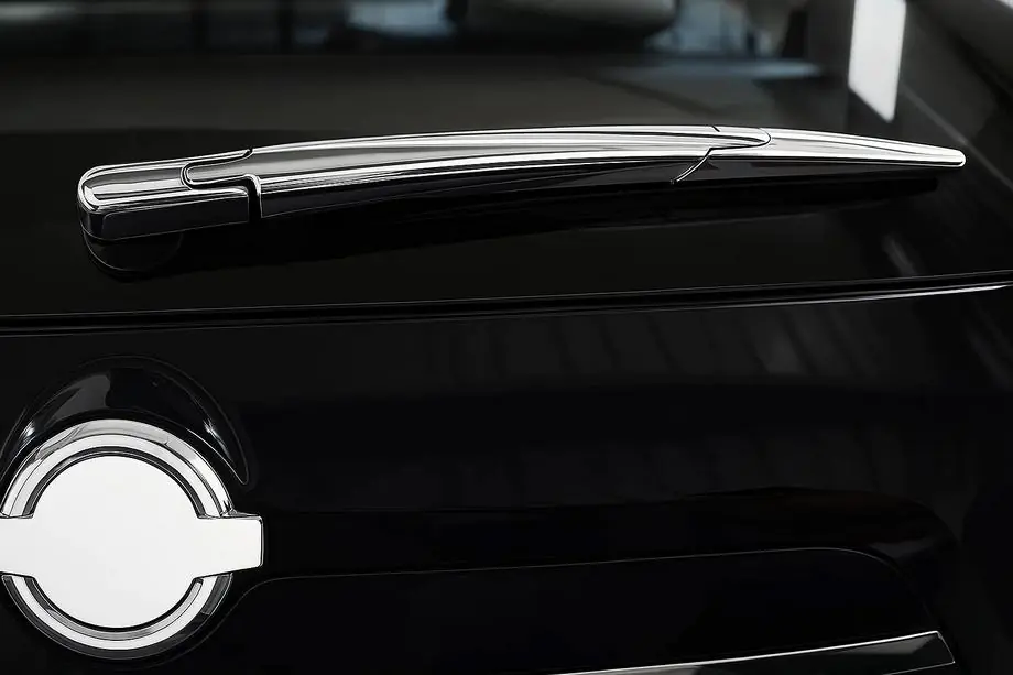 Nissan X-trail T32/Rogue 2014-2021 Abdeckung für hinteren Scheibenwischer Libao (Kunststoff) Image